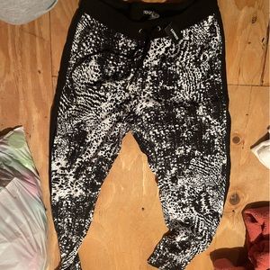 Beand new never worn express joggers